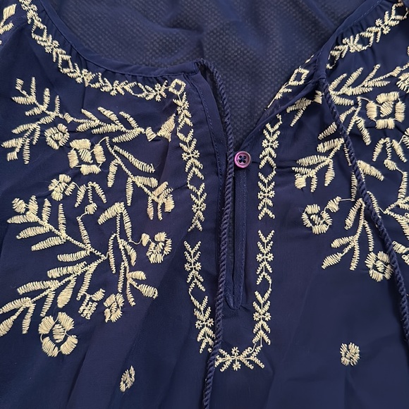 American eagle outfitters medium sheer top - Picture 3 of 4